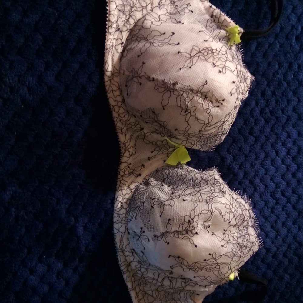 Victoria secret Demi bra 36C